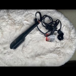 Amika Straightening Brush